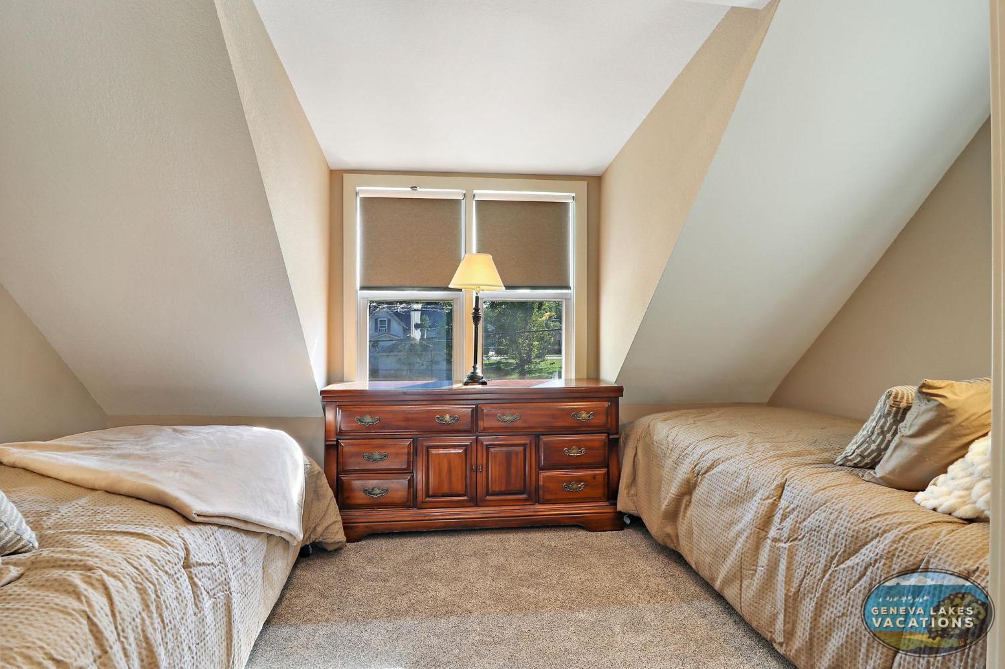 Sage Street Bungalow- Beautifully Renovated, Historical Home Walking Distance To Downtown レイク・ジェニーバ エクステリア 写真