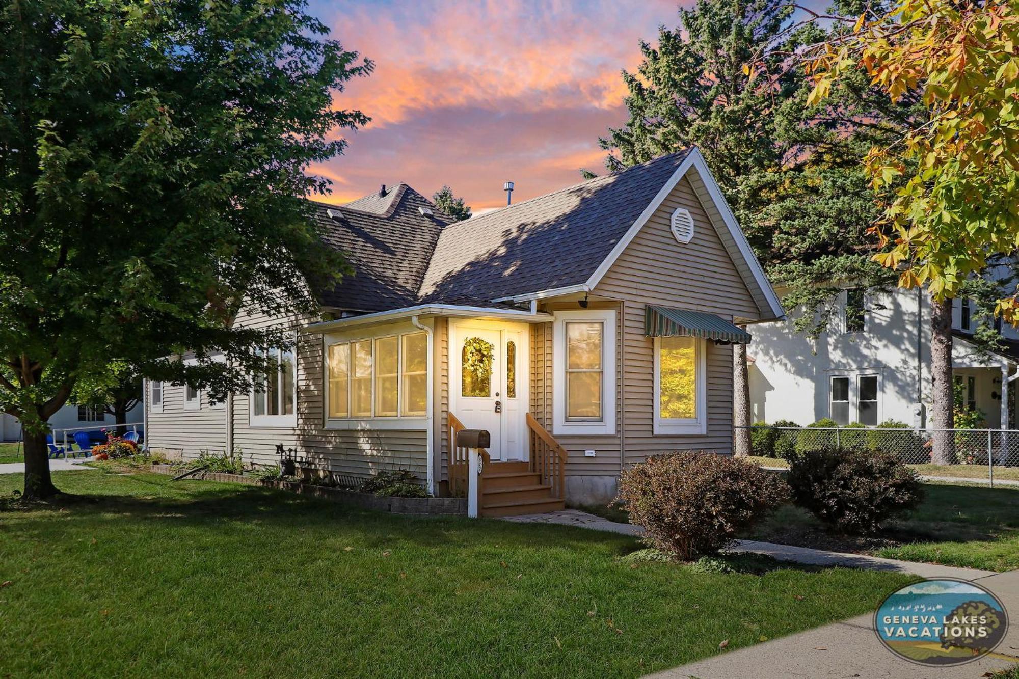 Sage Street Bungalow- Beautifully Renovated, Historical Home Walking Distance To Downtown レイク・ジェニーバ エクステリア 写真