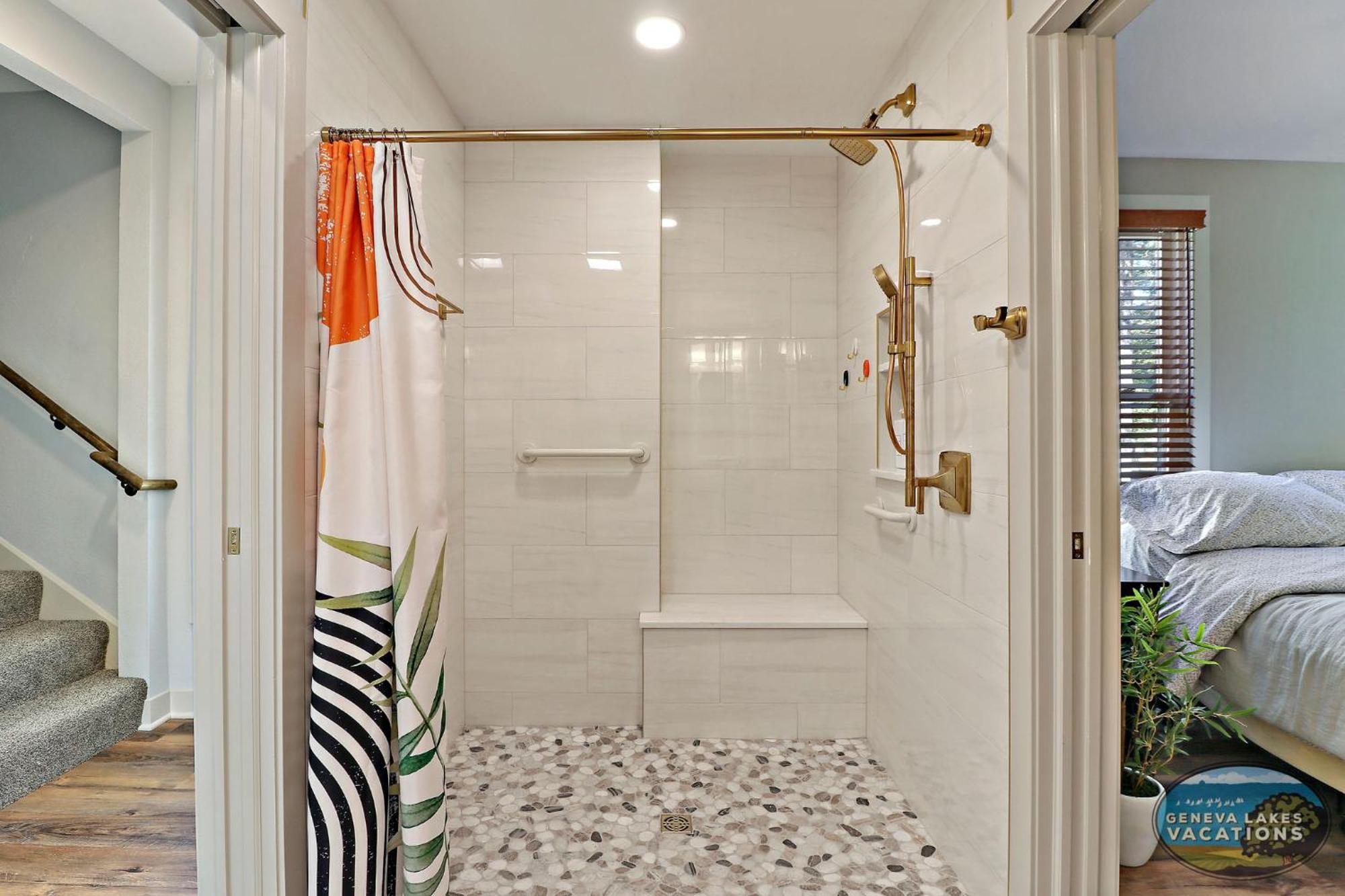 Sage Street Bungalow- Beautifully Renovated, Historical Home Walking Distance To Downtown レイク・ジェニーバ エクステリア 写真