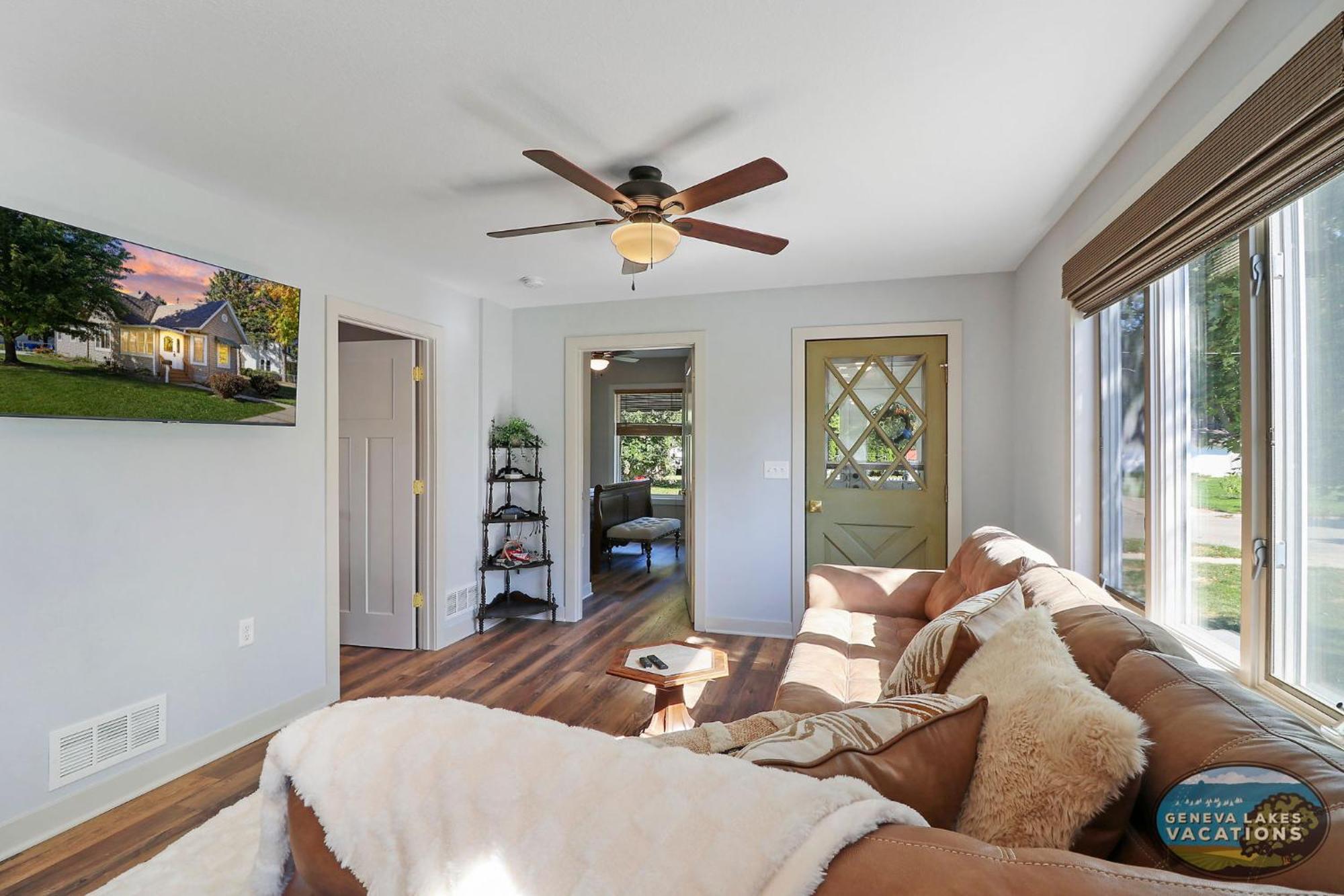 Sage Street Bungalow- Beautifully Renovated, Historical Home Walking Distance To Downtown レイク・ジェニーバ エクステリア 写真