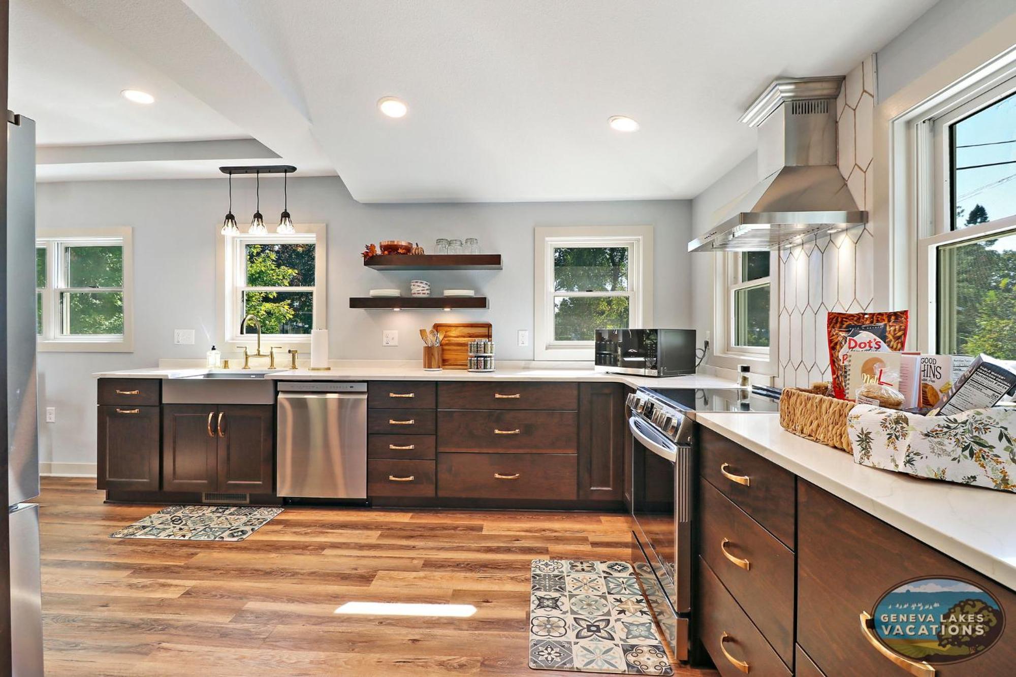 Sage Street Bungalow- Beautifully Renovated, Historical Home Walking Distance To Downtown レイク・ジェニーバ エクステリア 写真