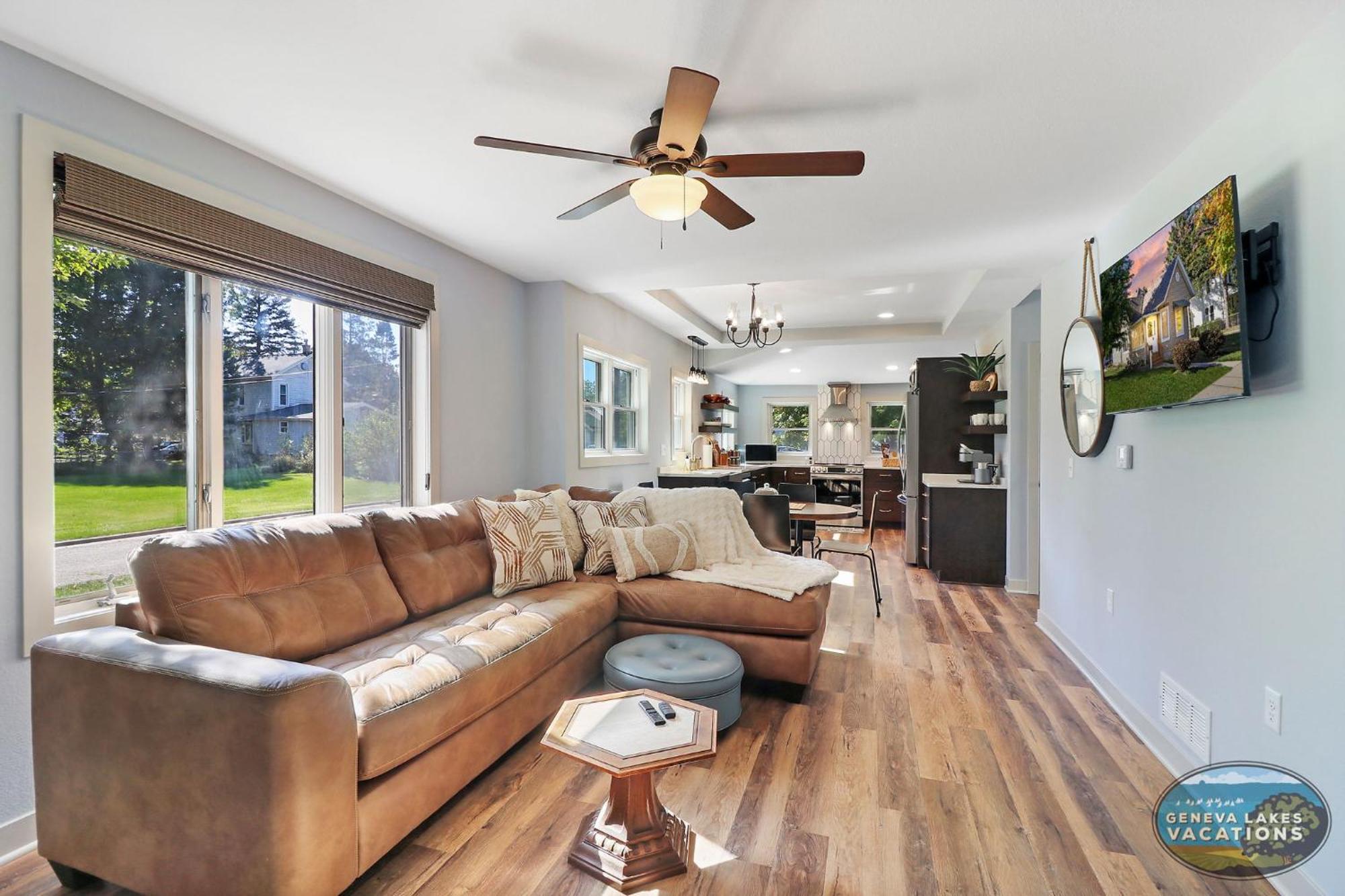 Sage Street Bungalow- Beautifully Renovated, Historical Home Walking Distance To Downtown レイク・ジェニーバ エクステリア 写真